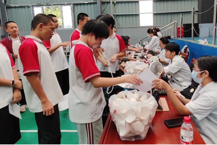 【超德教学】温暖校园,从关心你的健康开始 | 超德中学组织全体学生进行体质“大摸底”