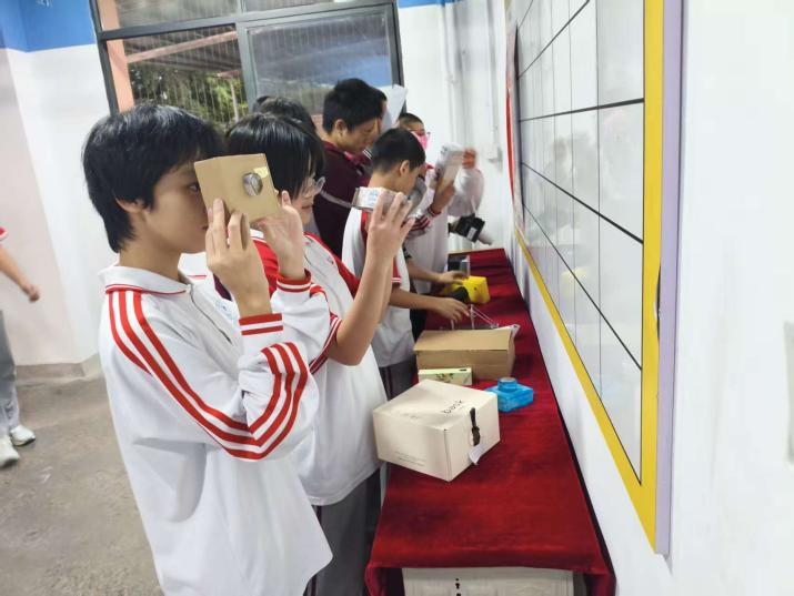 【超德教研】如果物理有翅膀，那一定长在孩子们勇于实践的双手上