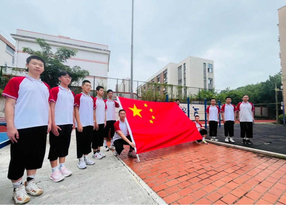 【超德德育】红旗漫卷耀中华，77华诞，超德学子以赤诚向祖国告白